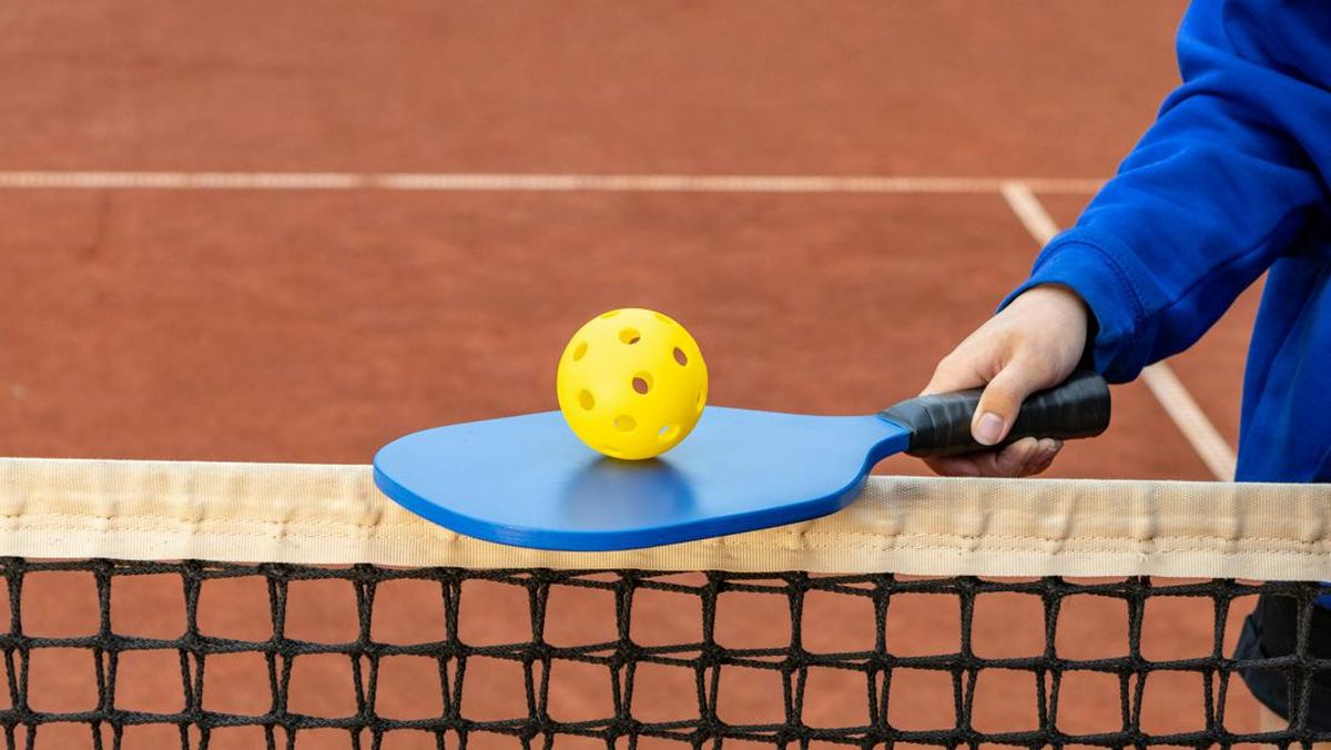 Pickleball Lagi Naik Daun, Banyak Anak Muda Bekasi Mulai Coba