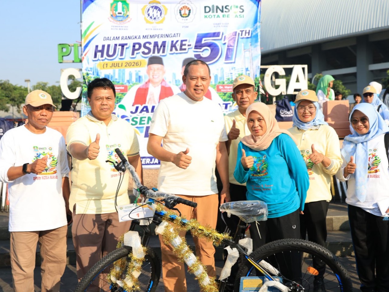 HUT ke-51 PSM Kota Bekasi, Jalan Sehat Lansia Jadi Ajang Seru Pererat Kebersamaan Warga