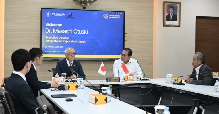 Rektor IPB Alim Setiawan Slamet Perkuat Kerja Sama dengan Bridgestone untuk Kembangkan Karet Berkelanjutan