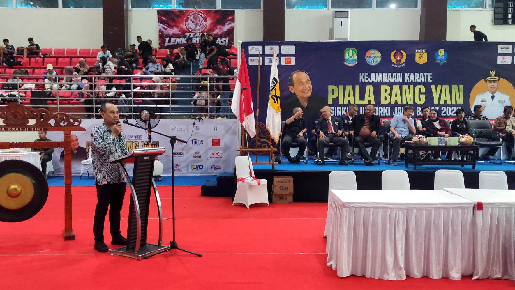 GOR Bang Yan Semarak, Karateka Jabar Adu Kemampuan di Kota Bekasi