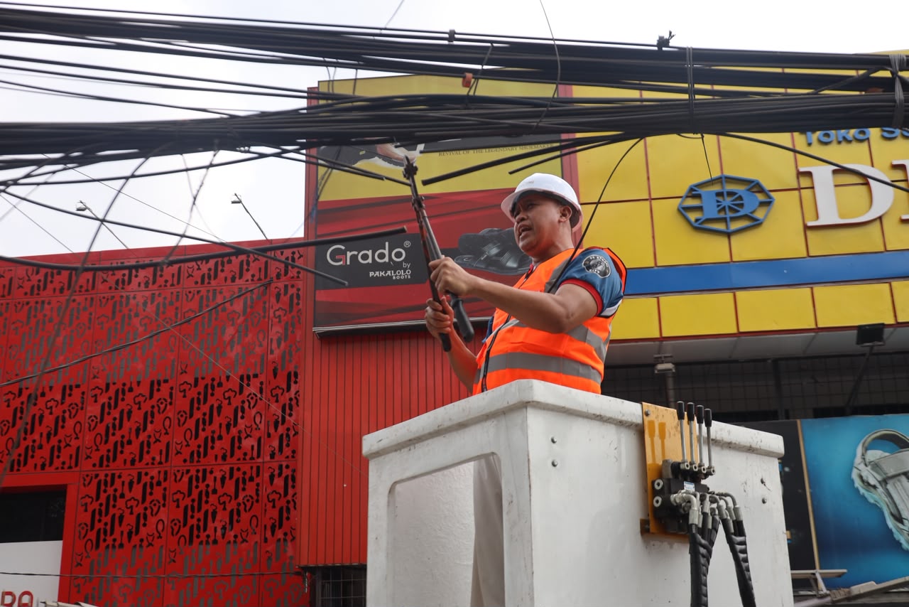 Bye Kabel Semrawut, Bekasi Mulai Pindahkan Jaringan Fiber Optic ke Bawah Tanah